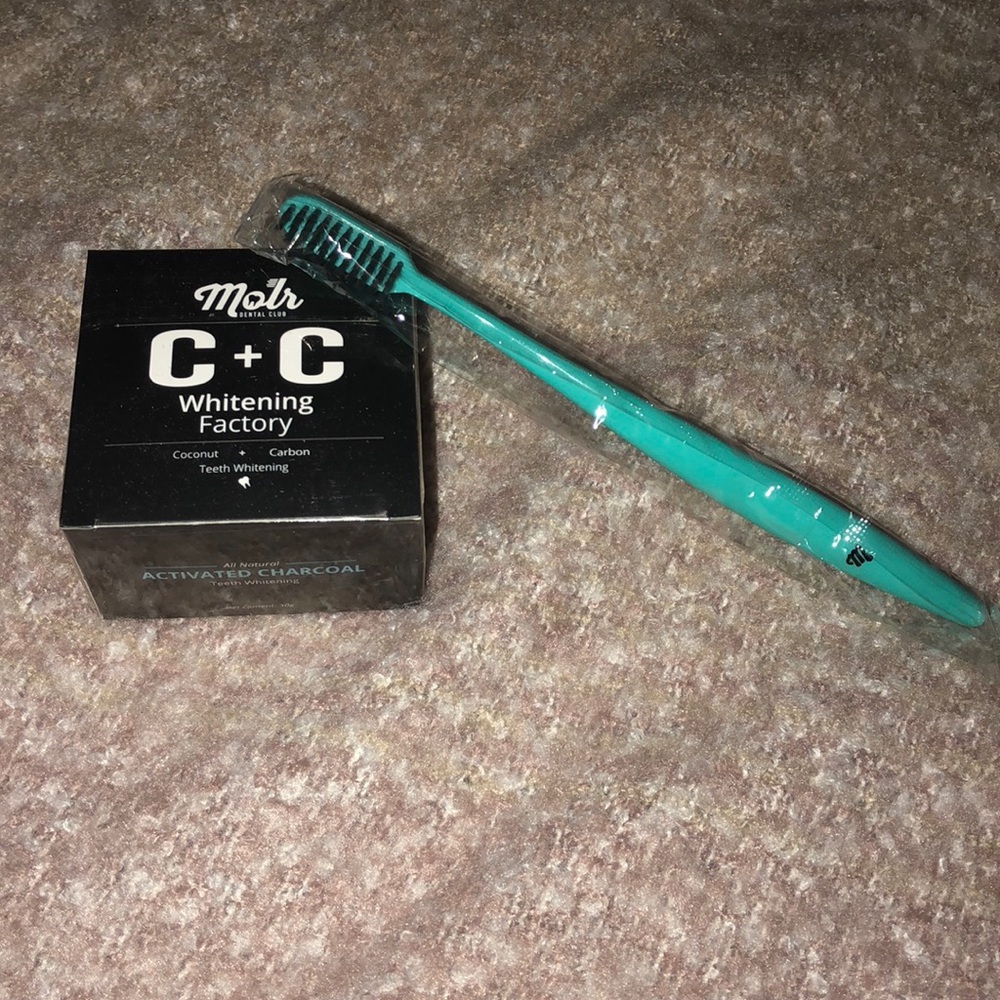 C&C whitening factory w toothbrush